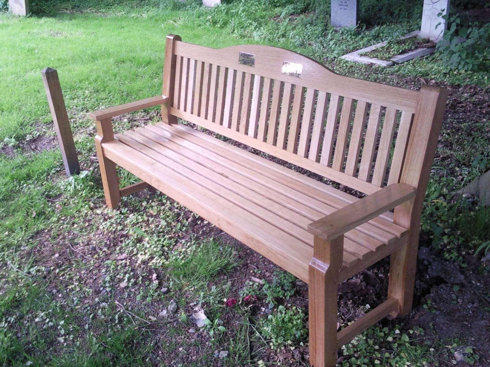 Handmade wooden garden bench – Mitch Oborn Carpentry joinery project